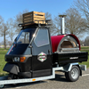 Piaggio Nero met Pizzaoven