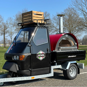 Piaggio Nero met Pizzaoven